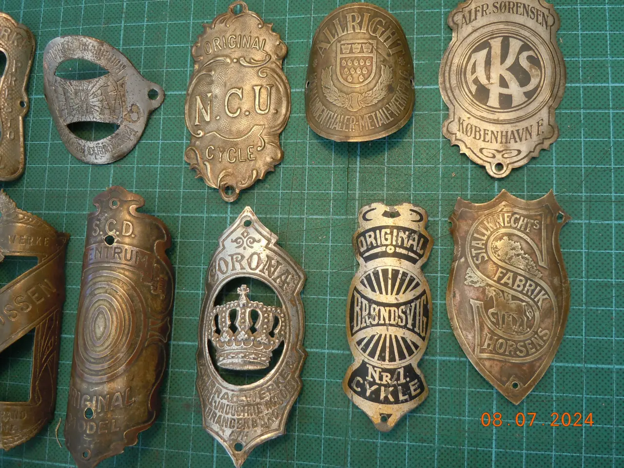 Billede 4 - Metalskilte fra ældgamle cykler.