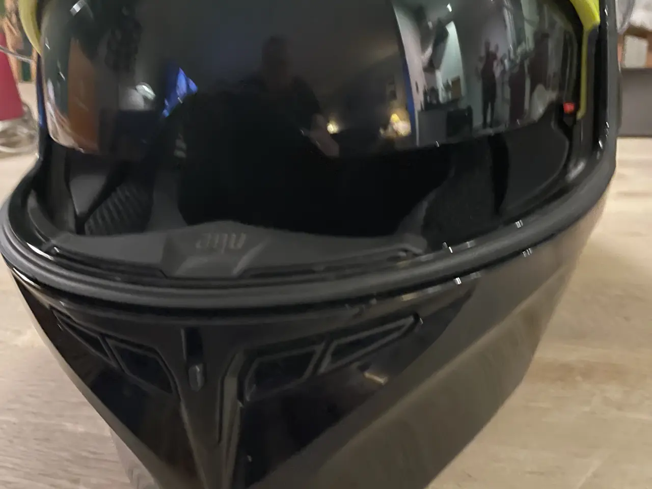 Billede 4 - Agv styrthjelm s brugt 5 gange er som ny