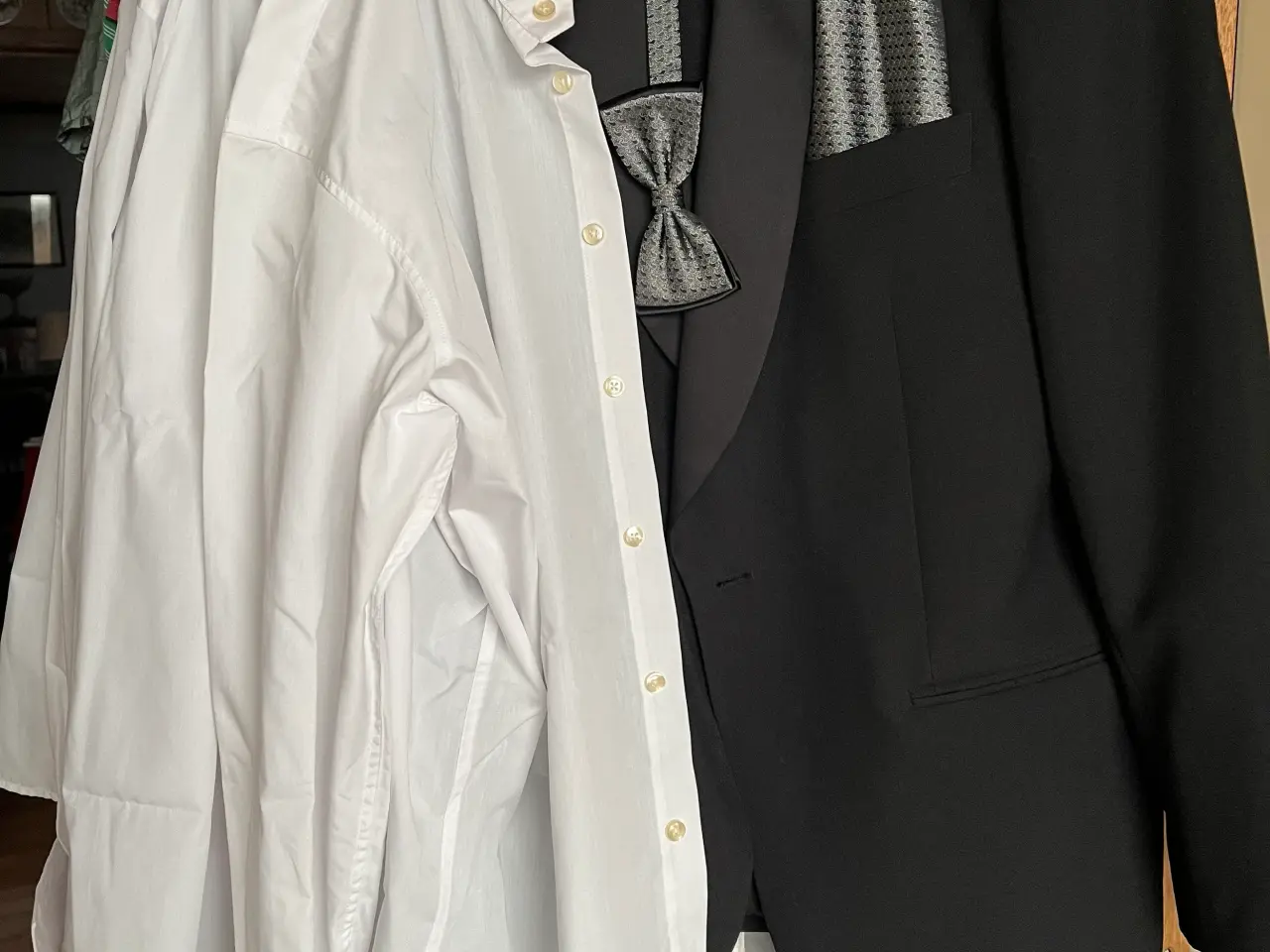 Billede 2 - Smoking Ross River Clothing sort m. tilbehør. Byd.