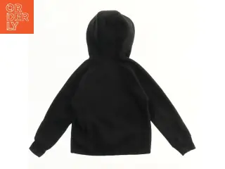 Sort hættetrøje fra Uniqlo (str. 122)