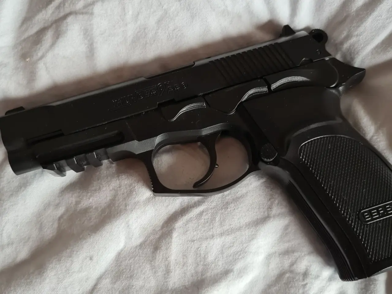 Billede 4 - CO2 pistol og El M4 Softguns 