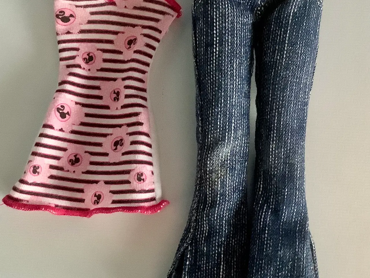 Billede 4 - Barbie med Genuine Barbie jeans.