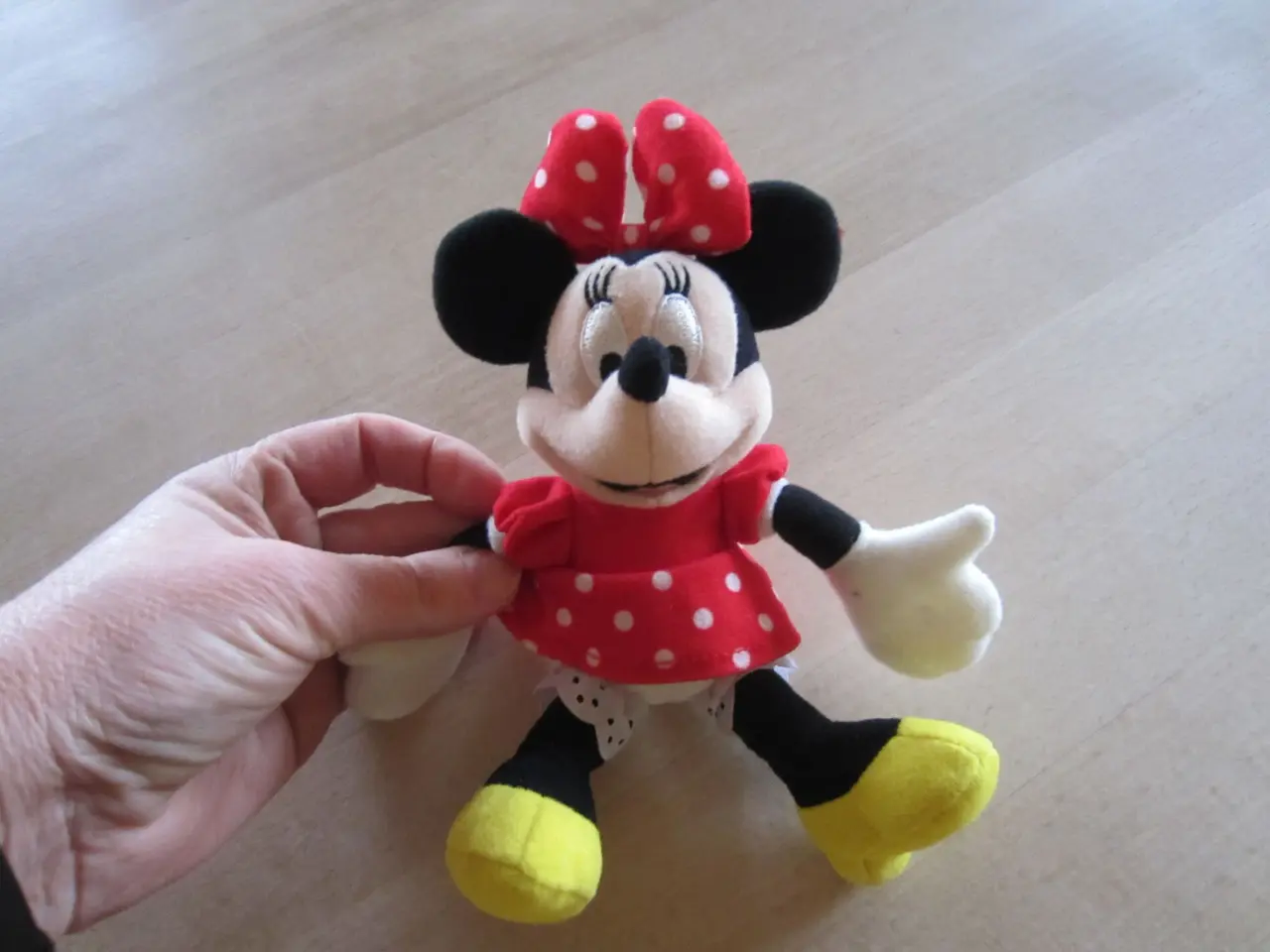 Billede 2 - Sød lille Minnie Mouse Bamse 20 cm høj