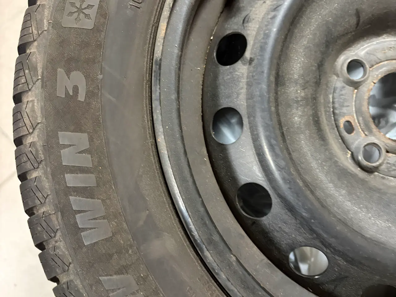 Billede 5 - 185/65 R15– 2xSportiva(8 mm) + 2xConti winter(5mm)