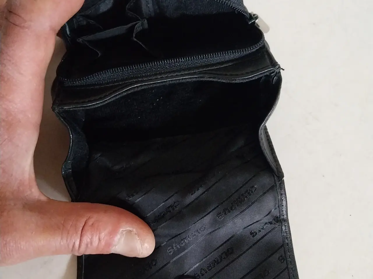 Billede 6 - Sort pung 12 x 9 x 6 cm