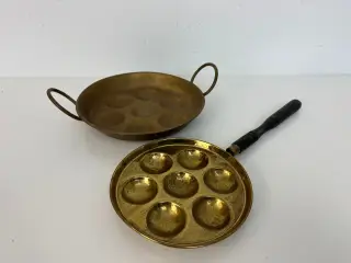 2 små æbleskivepander i messing
