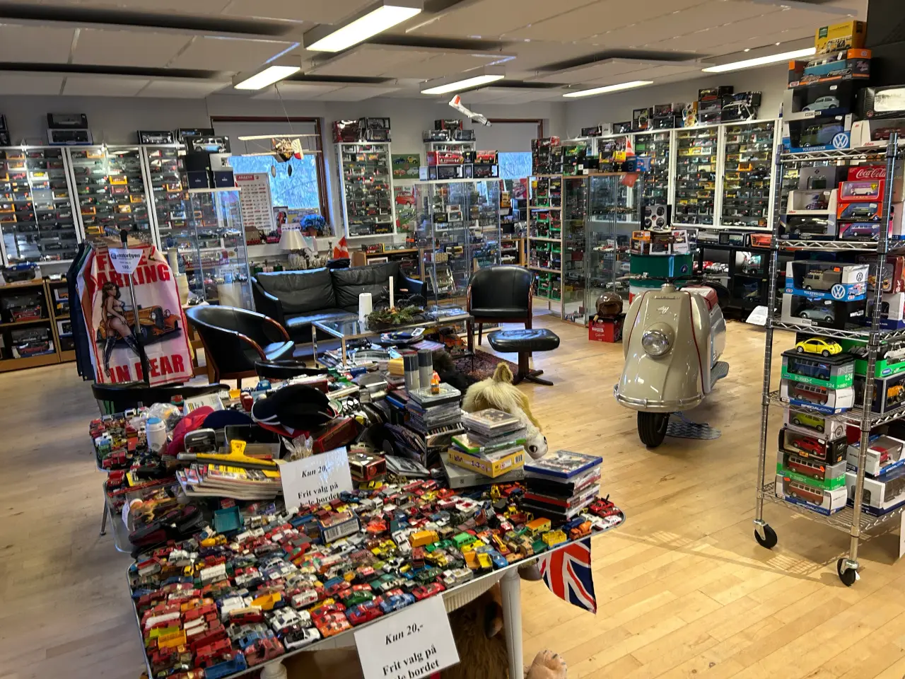 Billede 1 - Modelbiler 1:18 mere end 5000 stk på lager