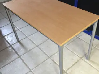 7 praktiske borde