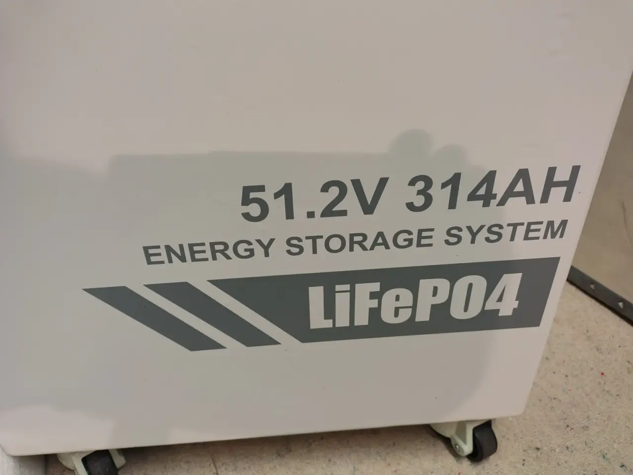 Billede 4 - 5kW inverter med 16kWh lithium batteri