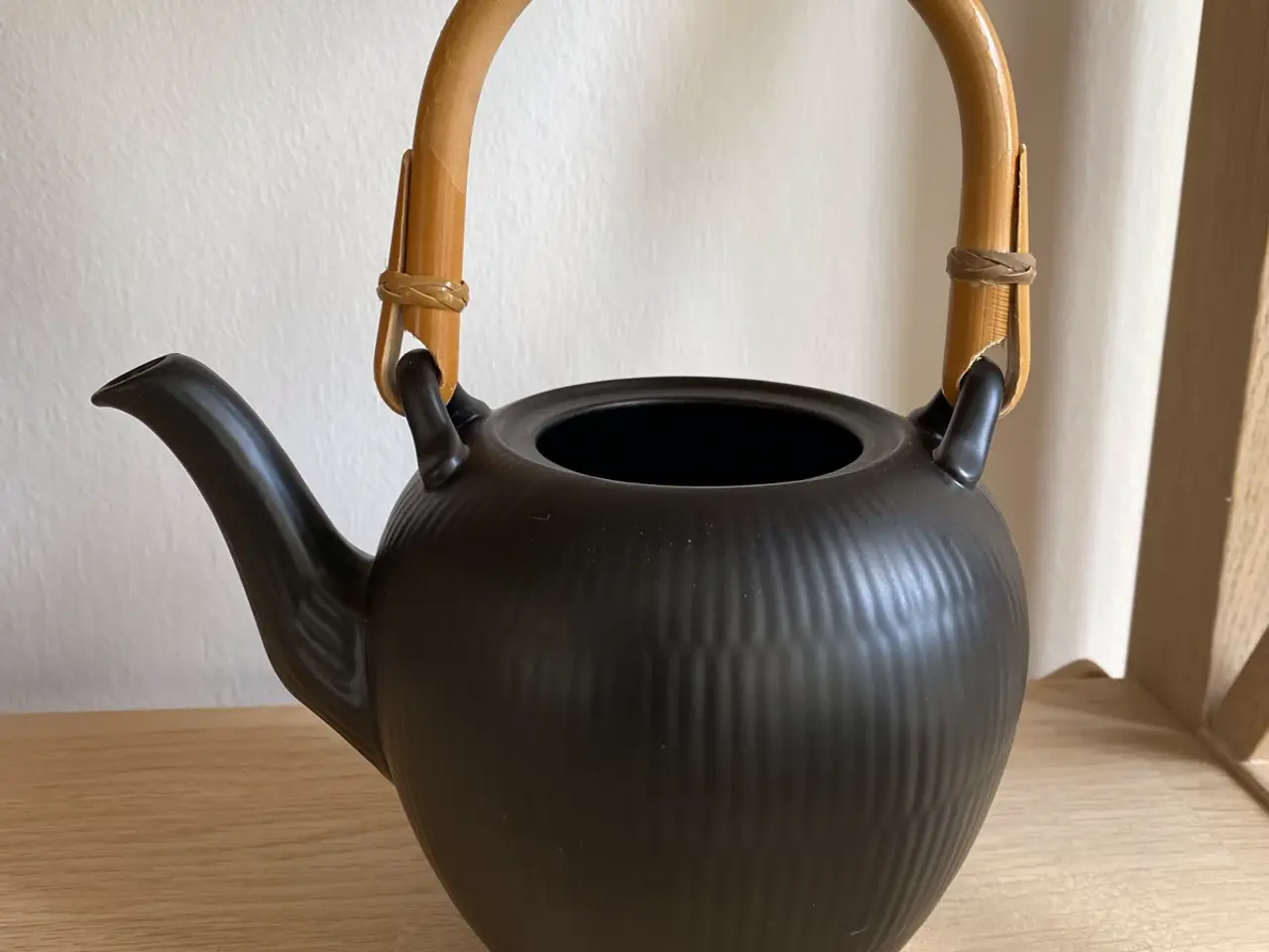 Billede 1 - Royal Copenhagen sortrillet tekande, den lille mod