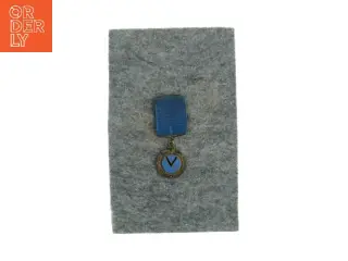 Broche fra 1942 (str. L: 7,5 cm)
