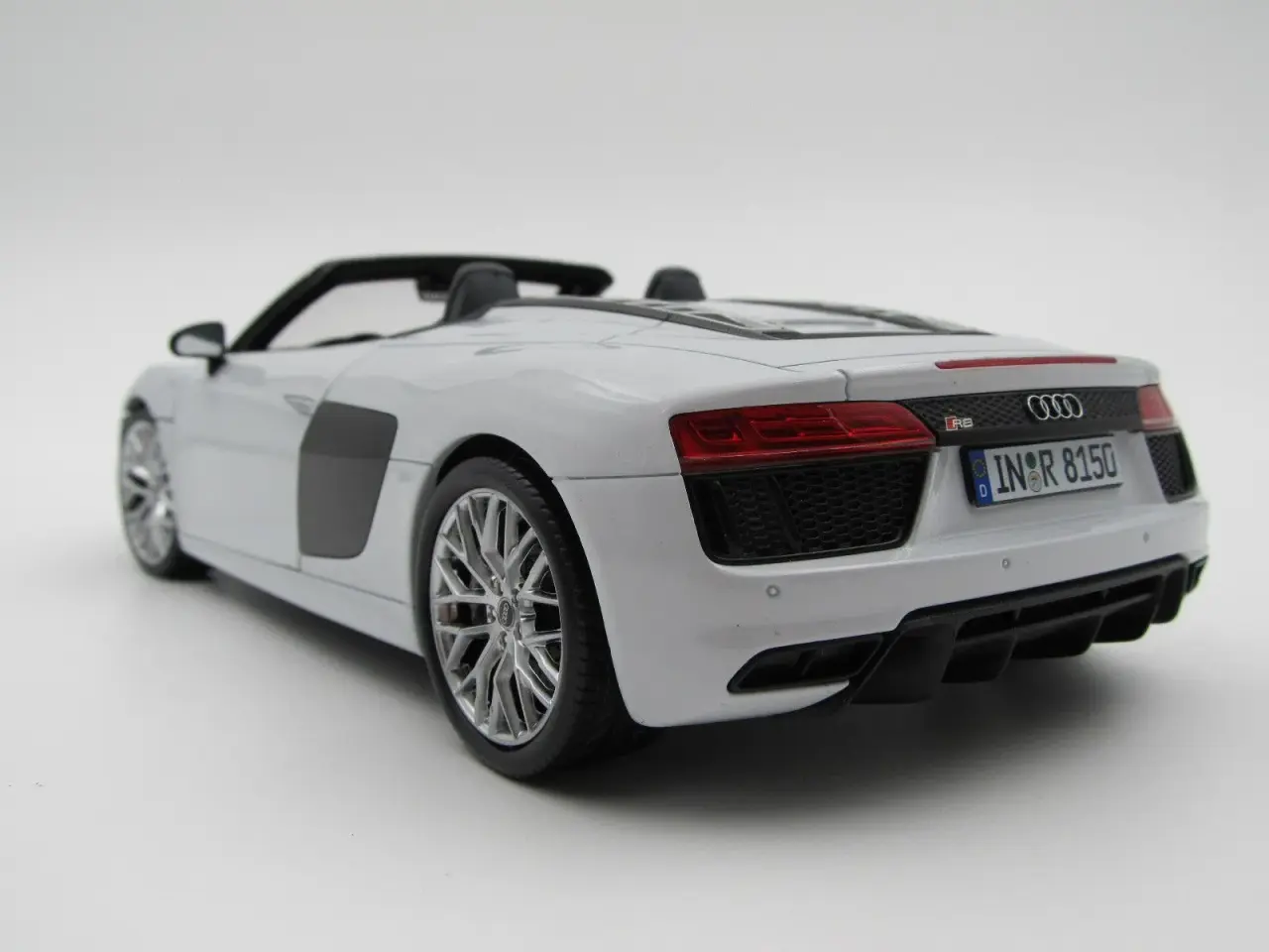 Billede 4 - AUDI Dealer Edition 2016 Audi R8 Spyder 1:18