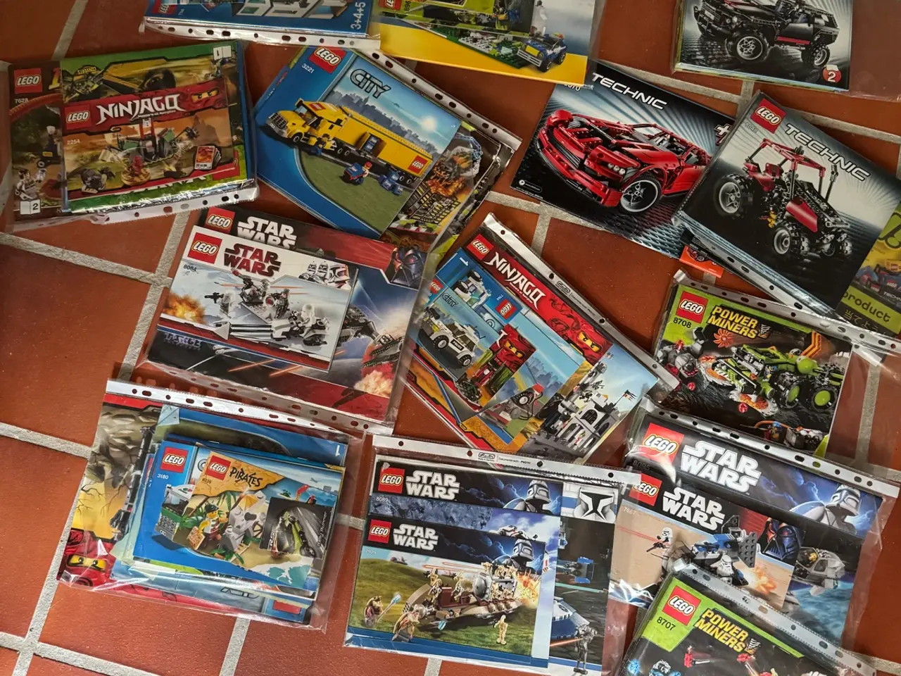 Billede 7 - Lego i kasser, det meste er farvesorteret