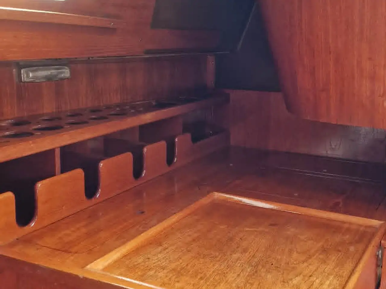 Billede 19 - Klassisk Bandholm 27 med stor sejl garderobe
