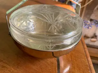 Flot glasskål med slebet låg