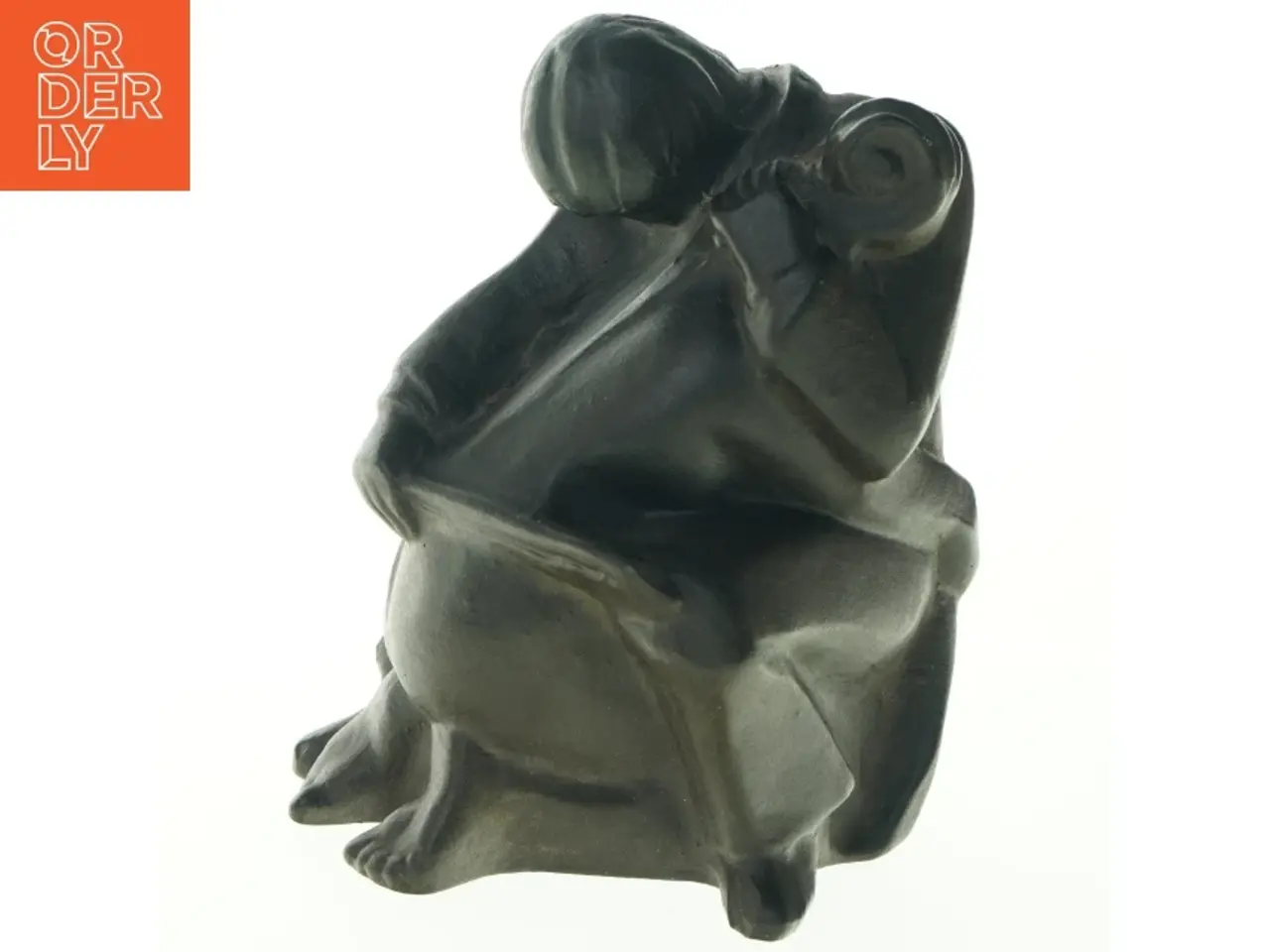 Billede 1 - Skulptur af siddende figur (str. H. 18 cm. b. 13 cm)