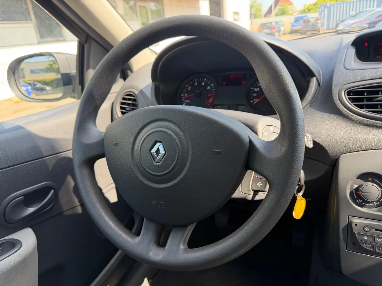 Billede 10 - Renault Clio III 1,2 16V Authentique