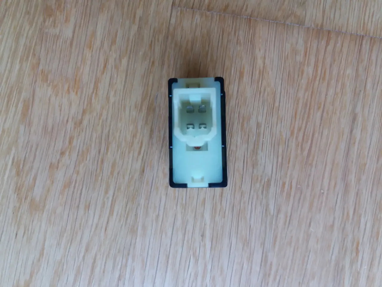 Billede 3 - Kontakt for sædevarmer Toyota Camry