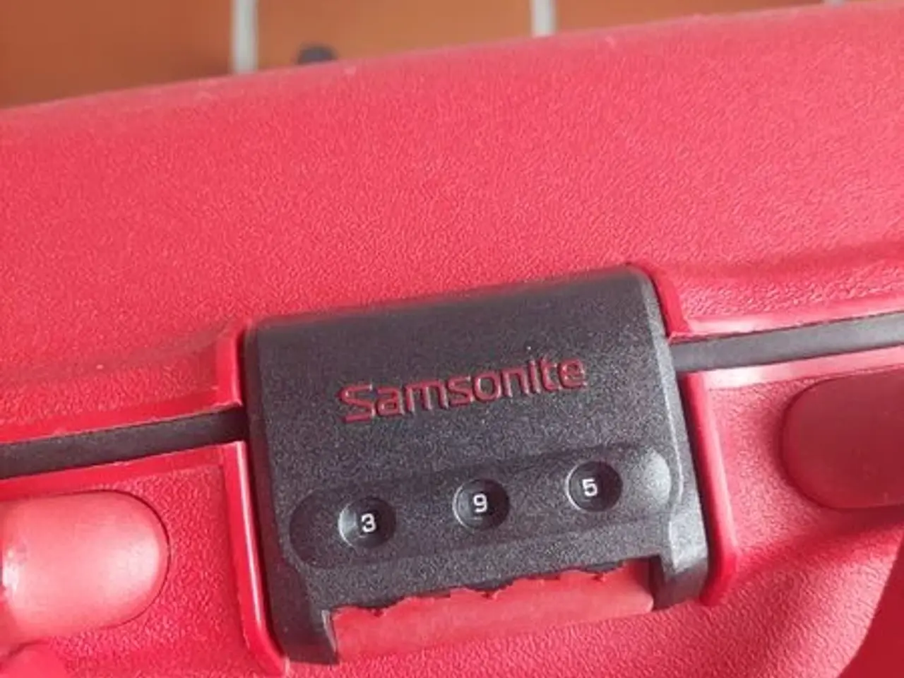 Billede 4 - Samsonite rødt sæt - 2 kufferter og beauty box