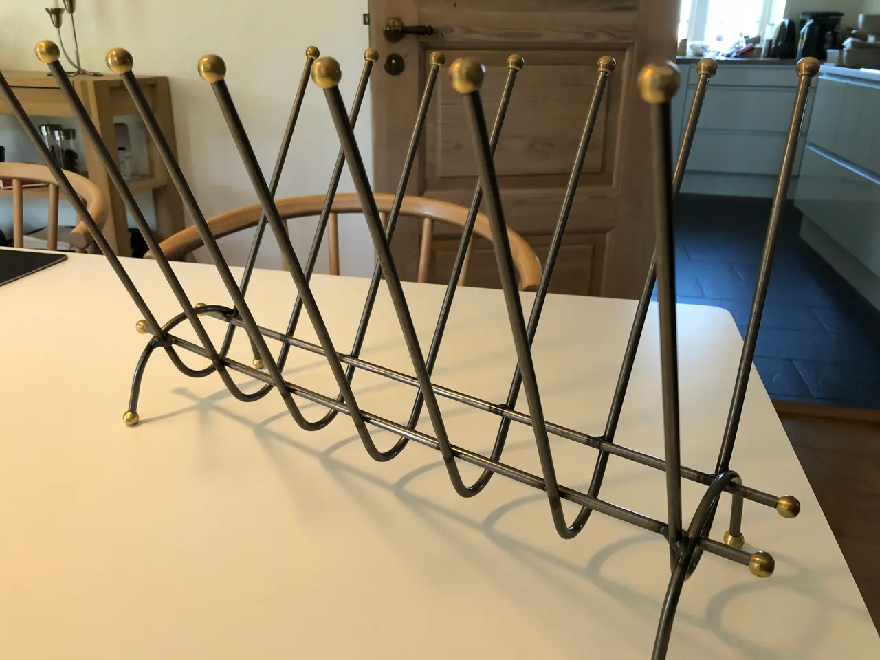 Billede 4 - Avisholder i stål og messing