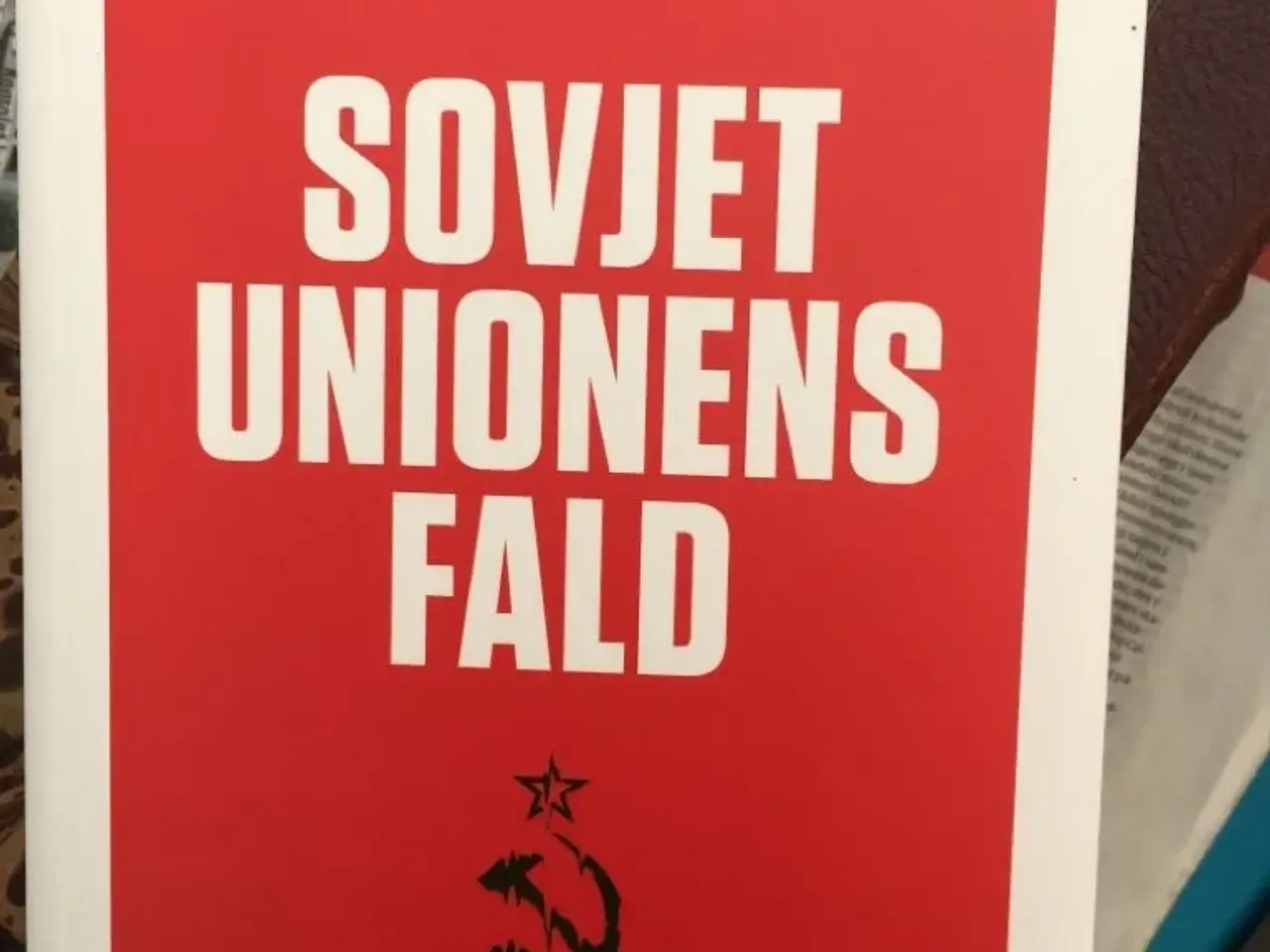 Billede 1 - Michael Dobbs, Sovjetunionens fald. Giv bud.