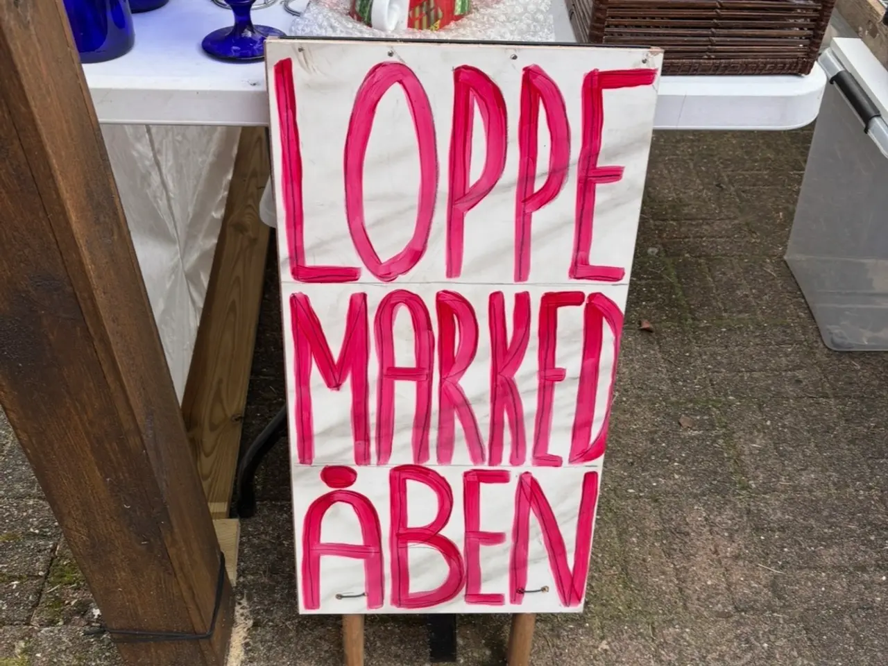 Billede 1 - Loppemarked hver tirsdag