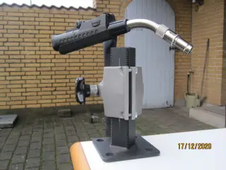 Krydssupport med pistolholder
