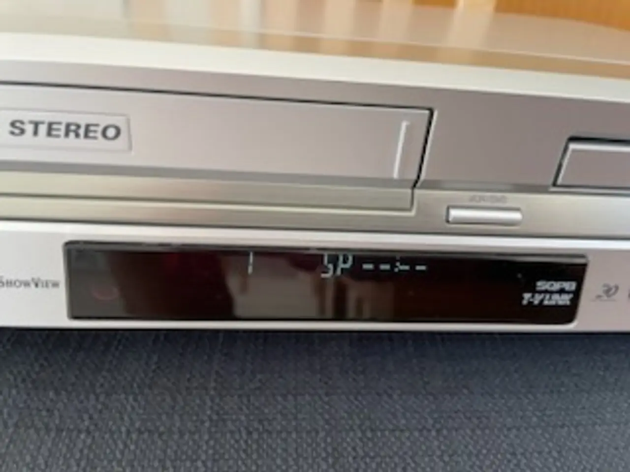 Billede 1 - Meget velholdt JVC VHS/DVD afspiller sælges.