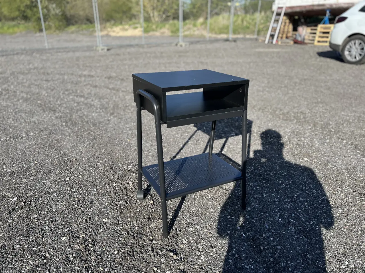 Billede 1 - Sort natbord i metal