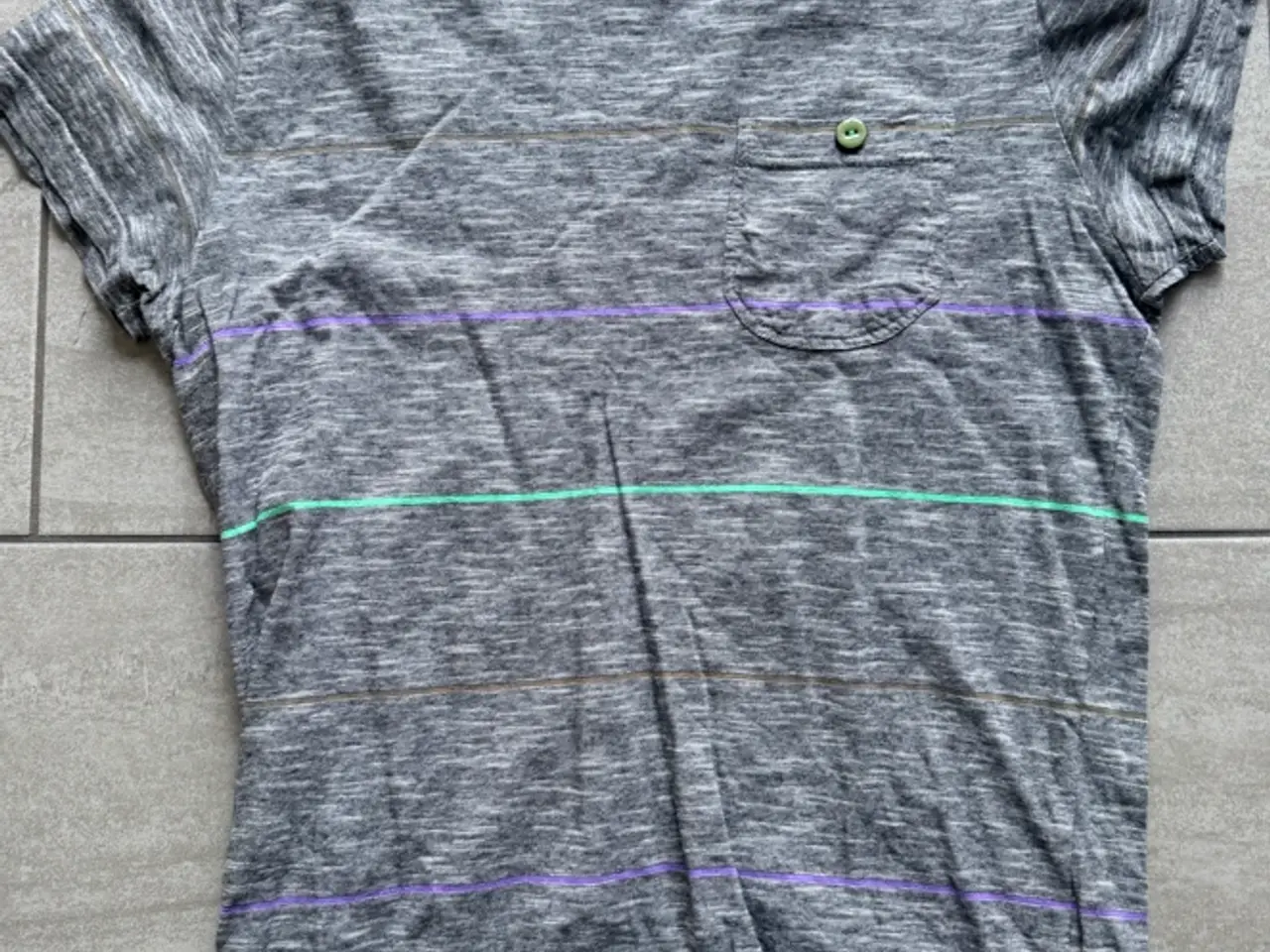 Billede 1 - Anerkjendt t-shirt str. M