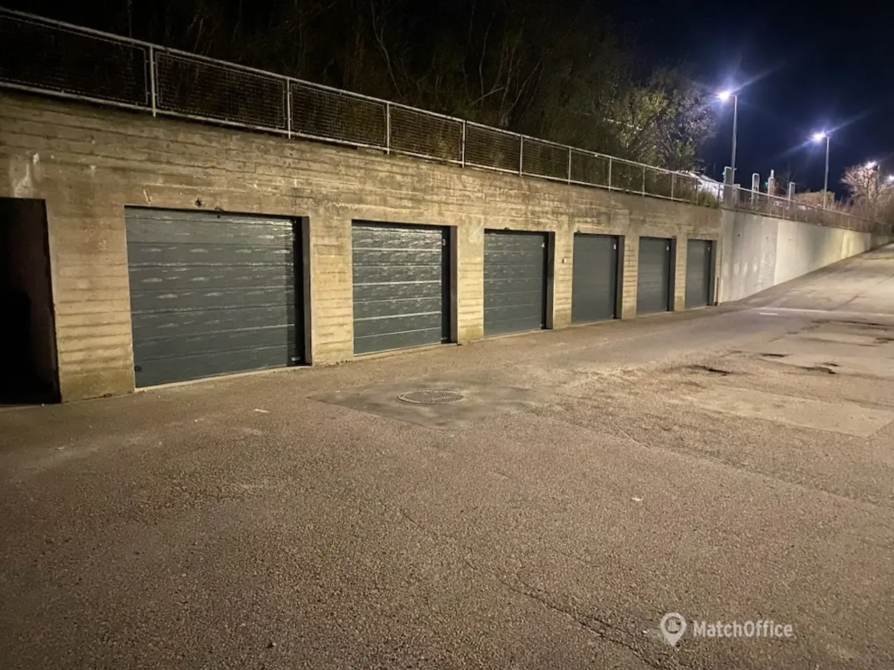 Billede 2 - LEDIG: Single garage m. el-port