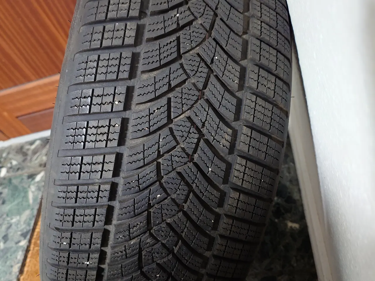Billede 7 - Goodyear Ultragrip performance+ 245/45-18" 7mm