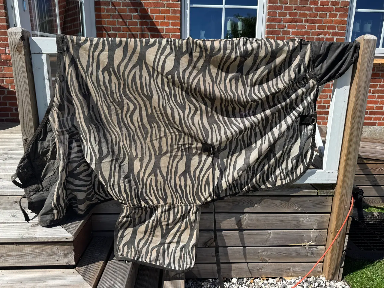 Billede 3 - Zebra fluedækken str. 115.