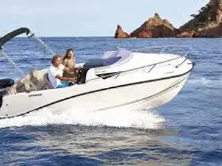 Quicksilver Activ 555 Cabin med Mercury F100 EFI ELPT (masser af ekstra udstyr) TILBUD