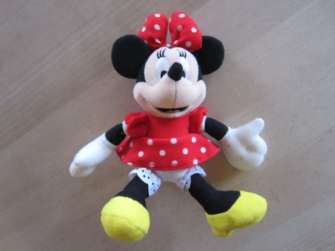 Billede 1 - Sød lille Minnie Mouse Bamse 20 cm høj