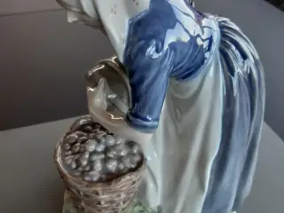 Kgl.figur Kartoffelsamleren