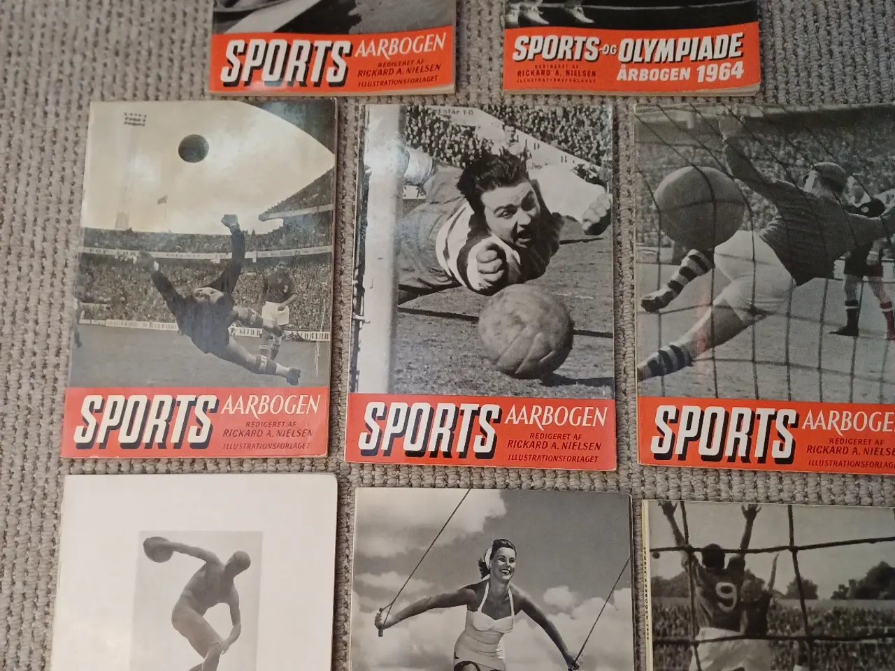 Billede 1 - Sports årbogen 8 stk gamle.