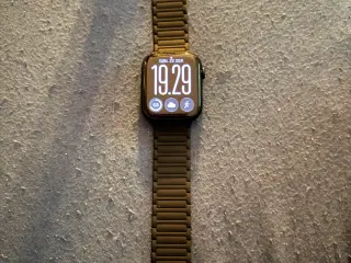 Apple Watch Series 9 GSM - 45 mm