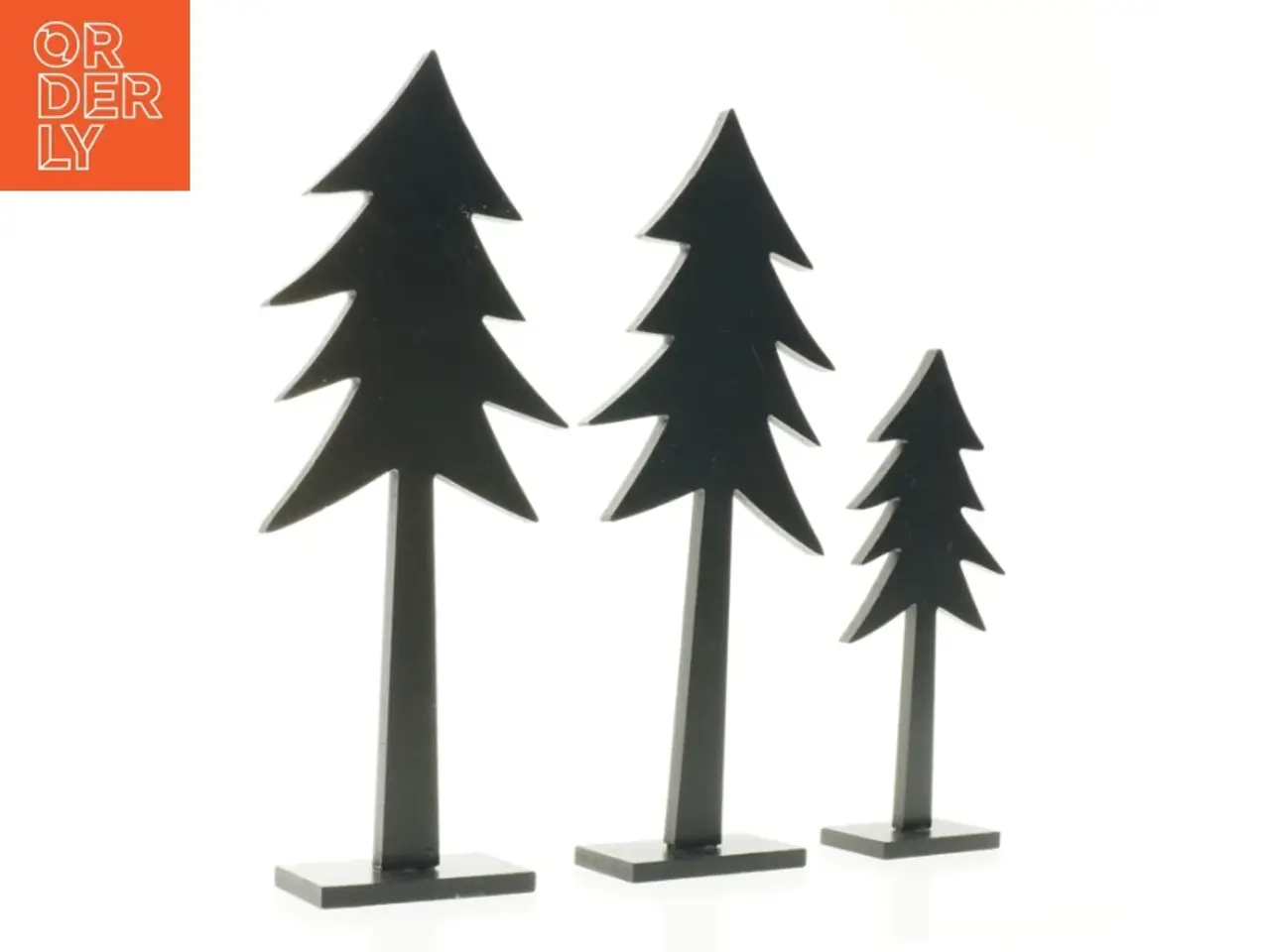 Billede 1 - Sorte træ juletræsfigurer (str. 36 x 15 x 5 cm og 26 x 11 x 5 cm)