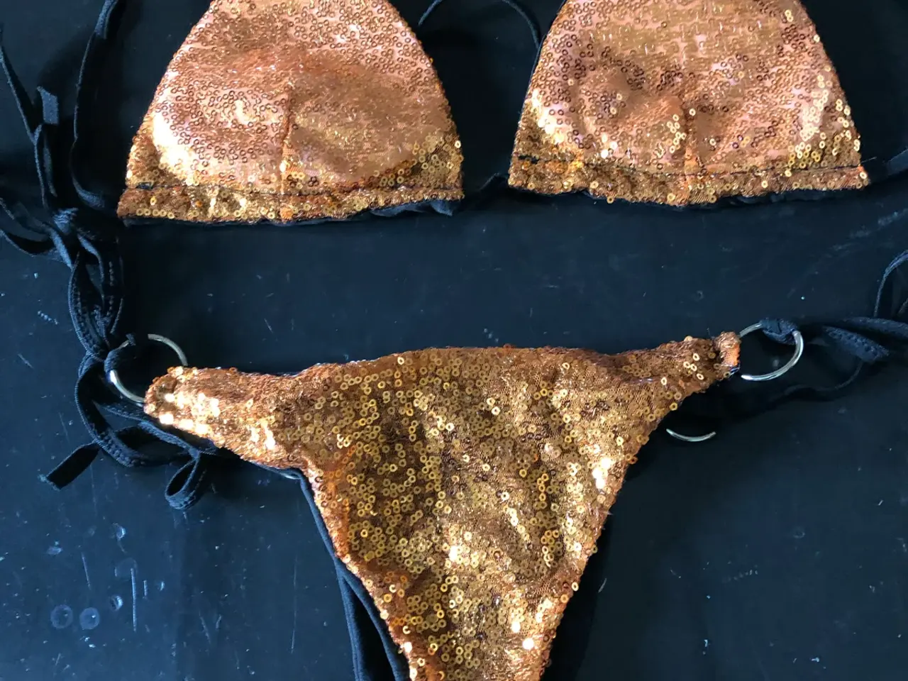 Billede 1 - Bikini med palietter