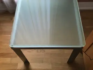 Sofabord i glas
