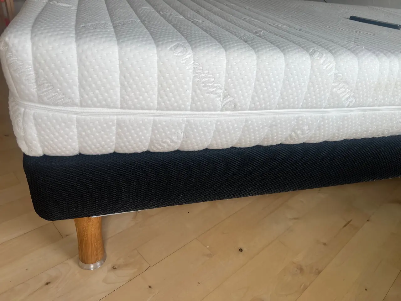 Billede 2 - Hilding elevationsseng med Dunlopillo madras.