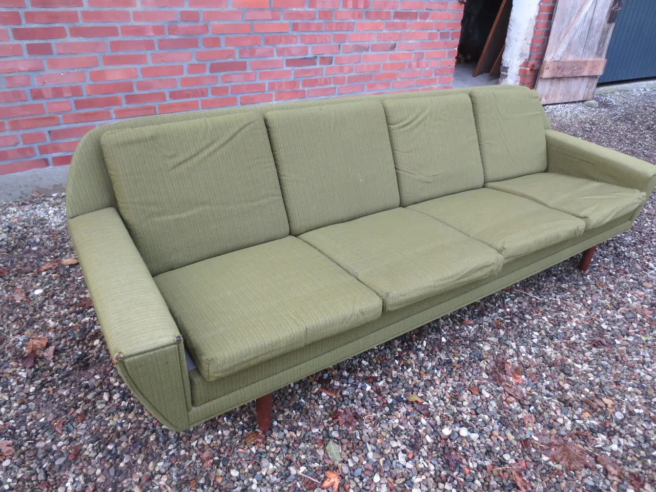 Billede 2 - 1 stk Retro 4 personers sofa med Teak ben 