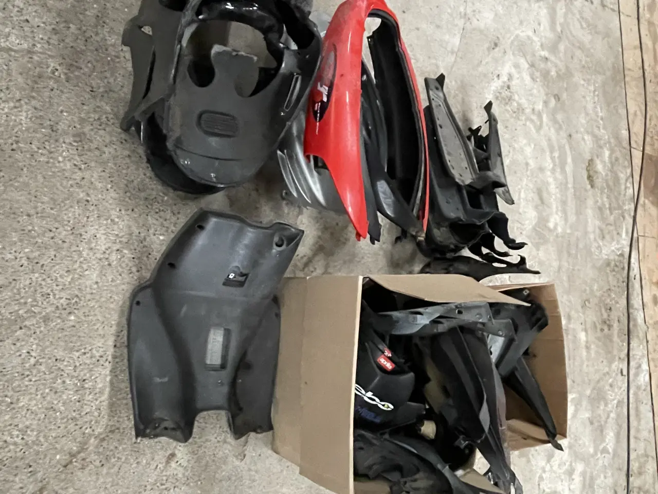 Billede 3 - 2 stk aprilia sr50 ditech projekt