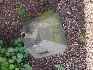 skilteholder med grøn fod