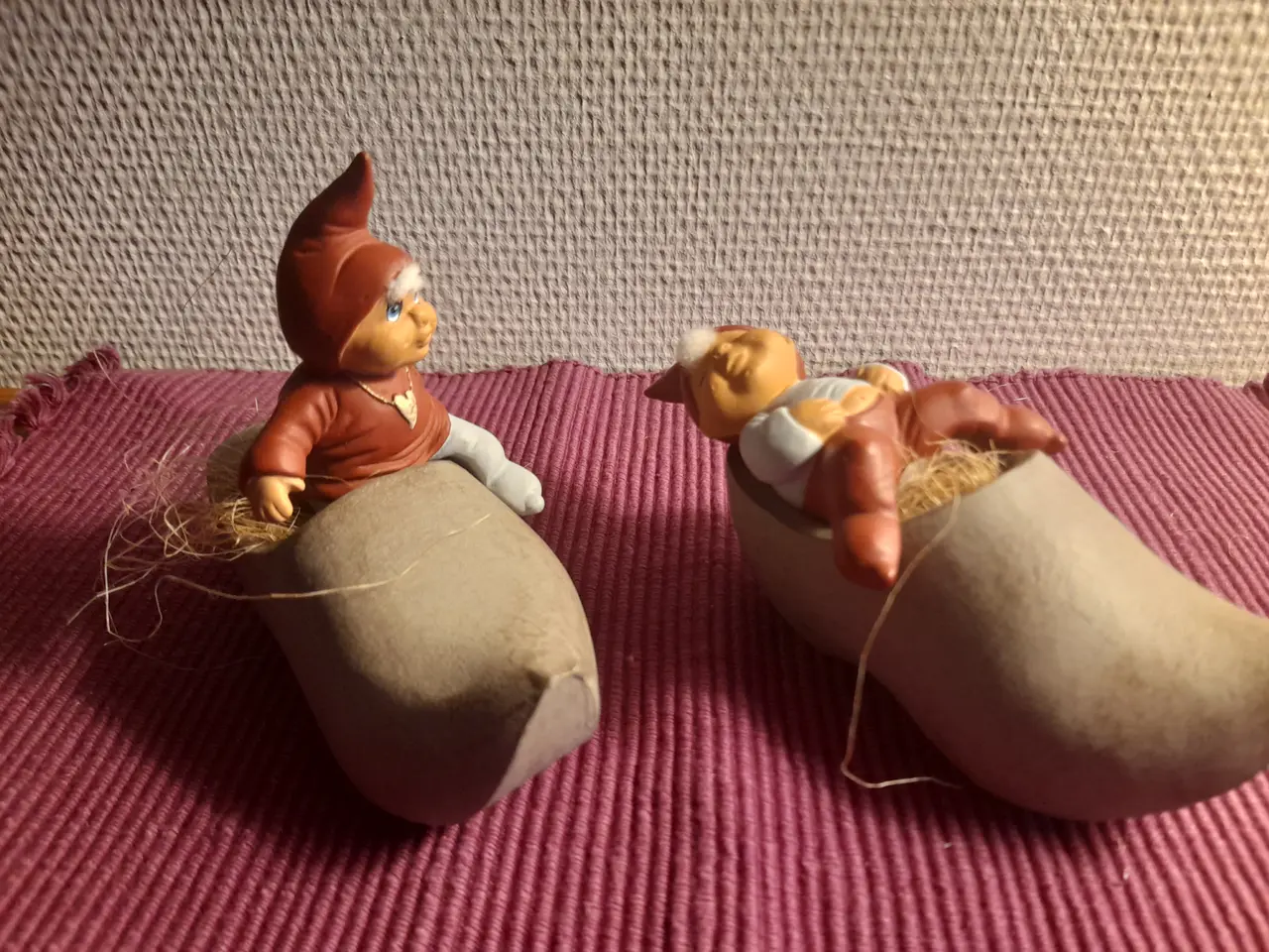 Billede 2 - Trip Trap Emilie og Jacob i træsko ( 2 stk).