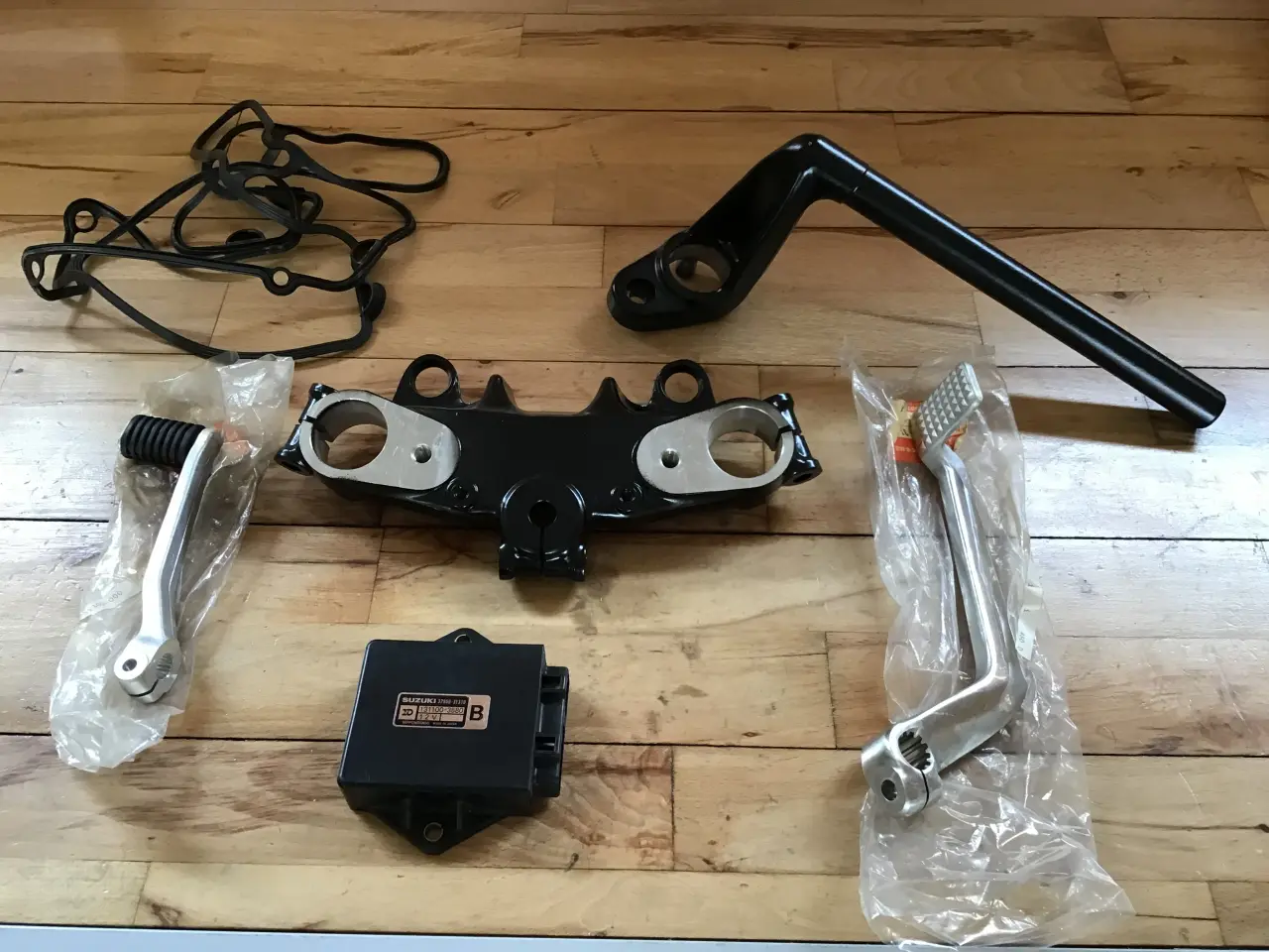 Billede 3 - Suzuki GSX 750 ES nye og brugte dele