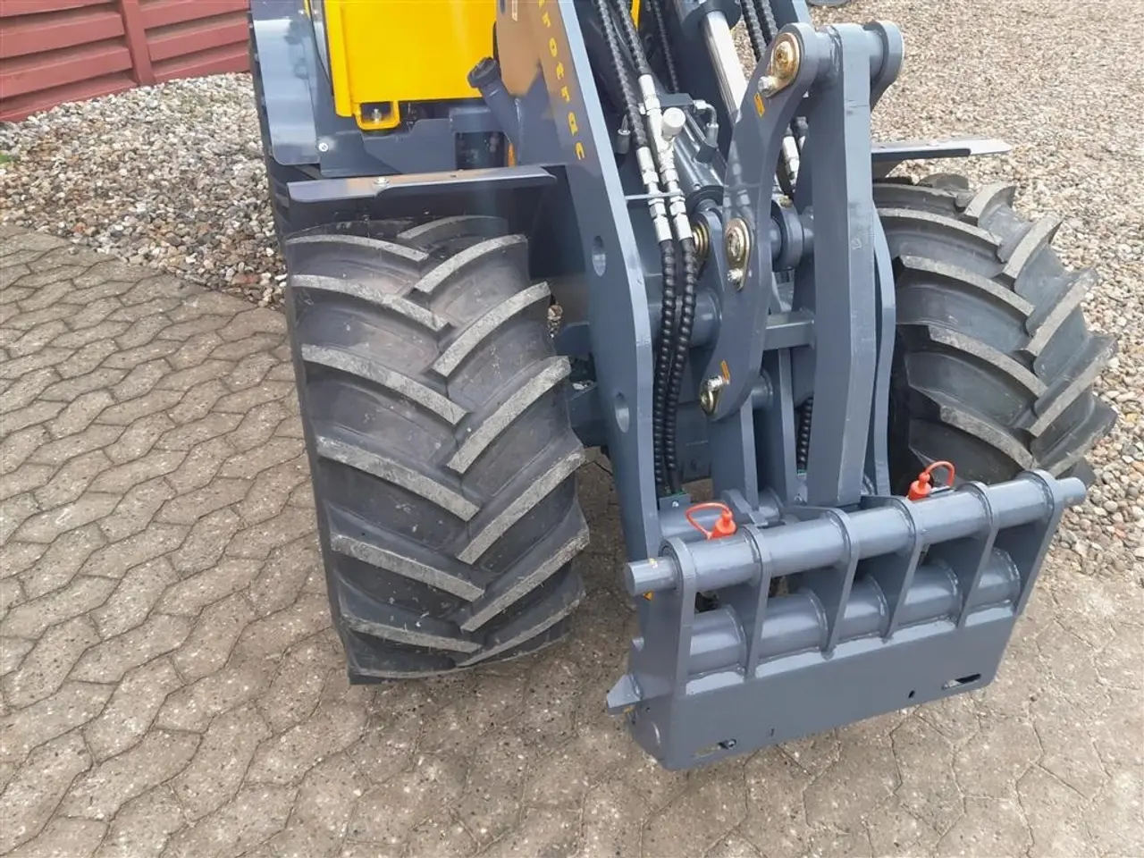Billede 3 - Eurotrac W12 med førerhus