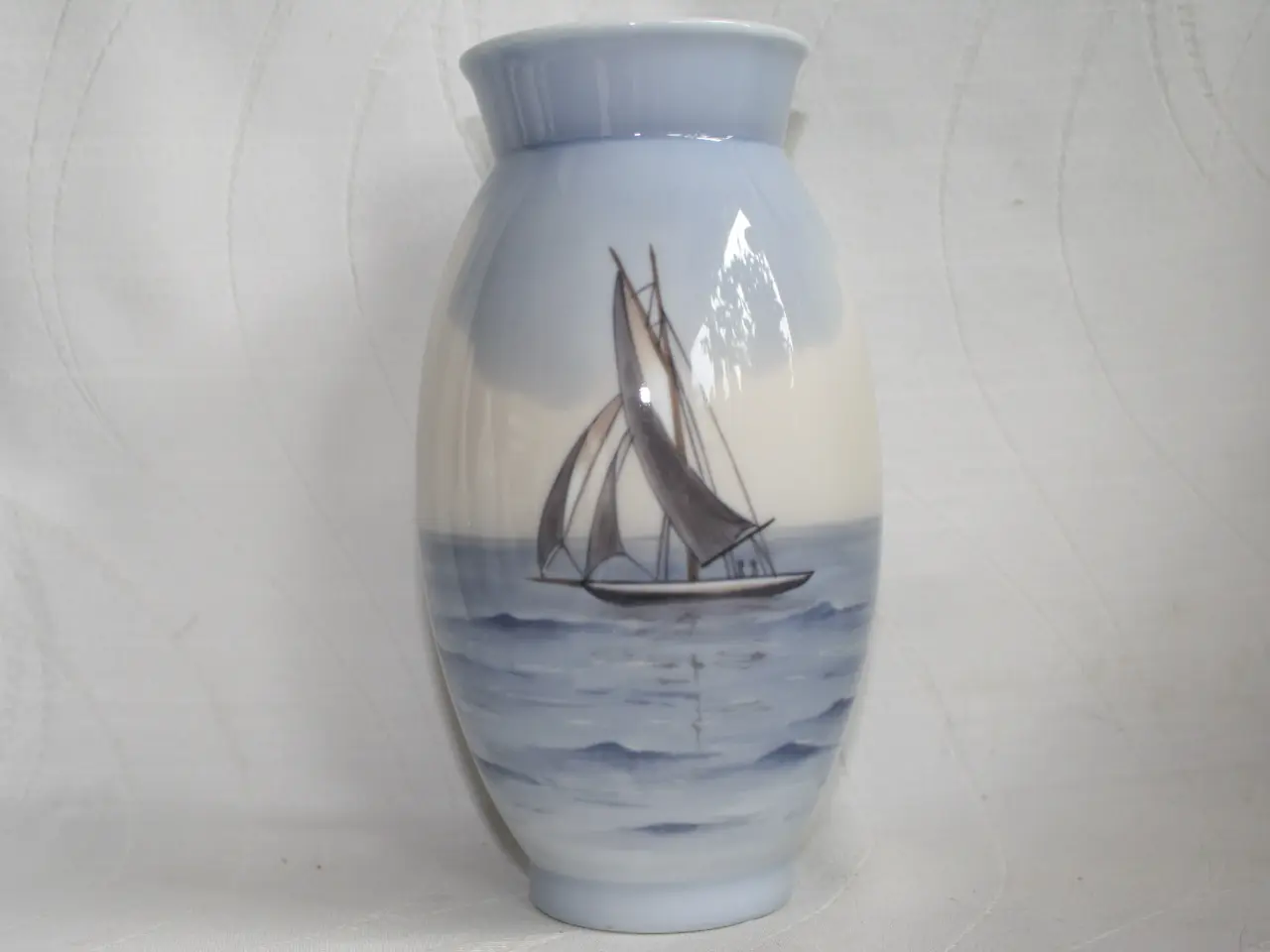 Billede 1 - Vase med sejlskib fra Bing og Grøndahl
