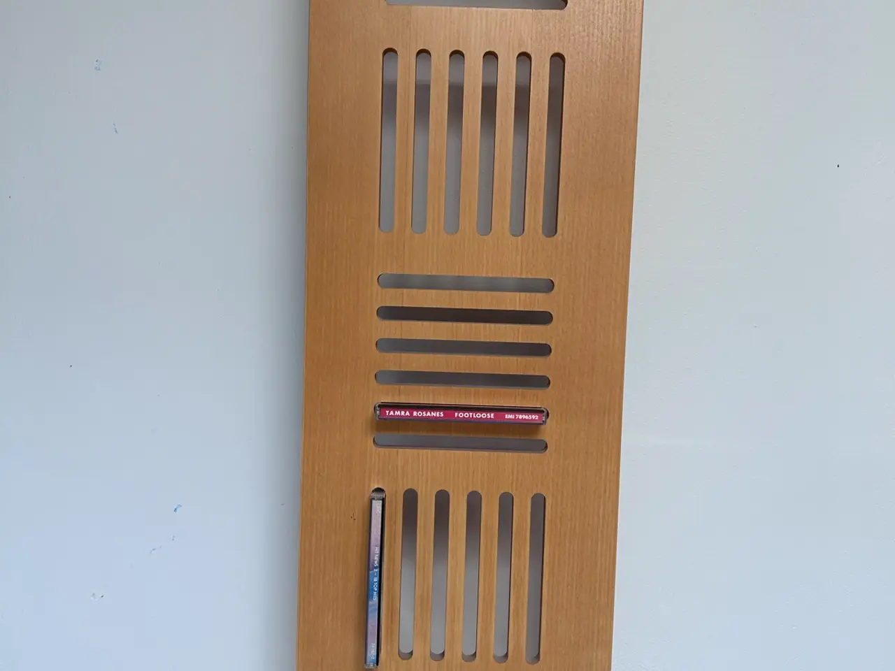 Billede 1 - C D holder Mistral. 